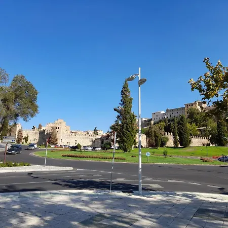 No Fiestas, 5 Solo Familias, Parejas O Trabajo Parking Publico Gratis A 300m Appartamento